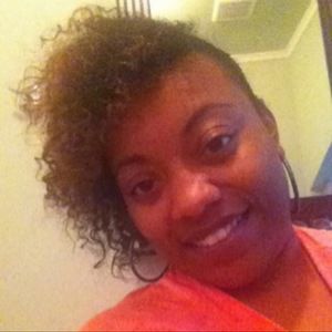 Meet your Posher, Monique